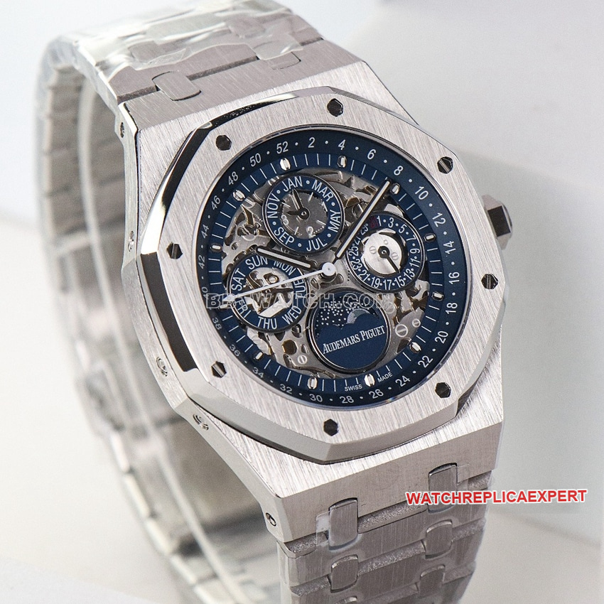 Audemars PiguetRoyal Oaksuper clone hollow plate steel bracelet front live photo