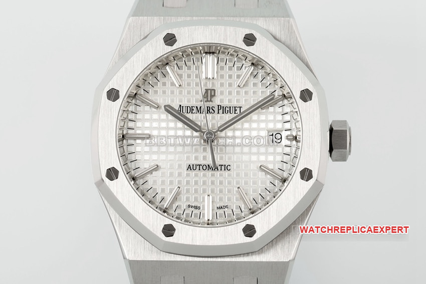 ZFAudemars PiguetRoyal Oak1:1super clonesilver dial15450STfront live photo