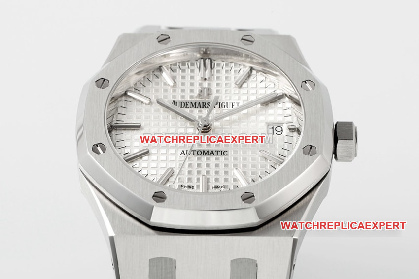 ZFAudemars PiguetRoyal Oak1:1super clonesilver dial15450STfront live photo