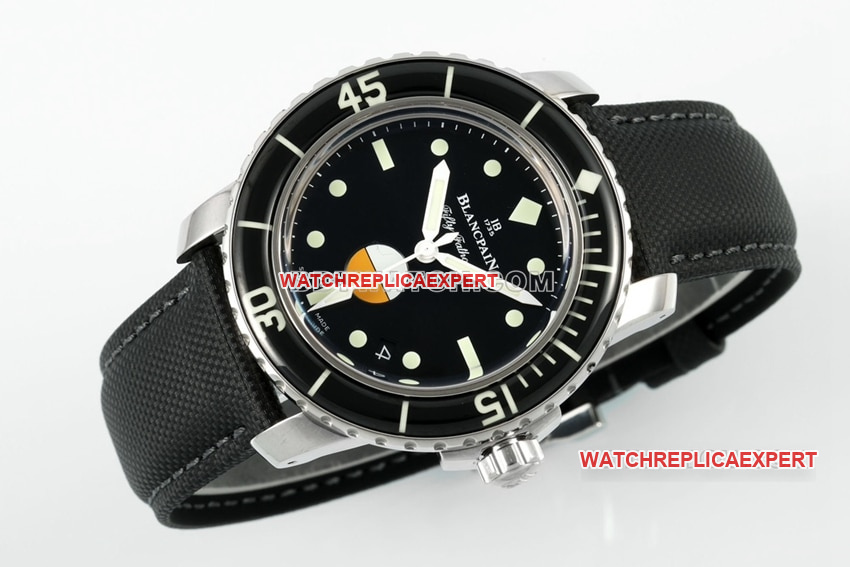 ZF FactoryBlancpain fifty fathoms super cloneblack dial humidity indicator 5008-1130-B52Aside live photo