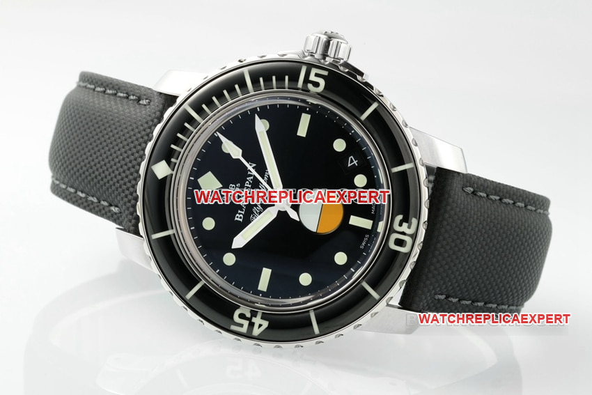 ZF FactoryBlancpain fifty fathoms super cloneblack dial humidity indicator 5008-1130-B52Aside live photo