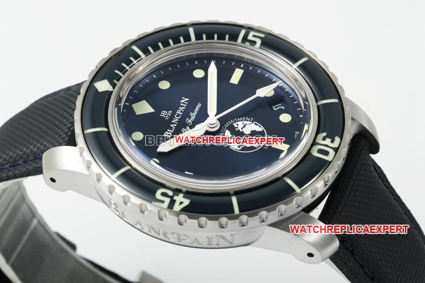 ZF FactoryBlancpain Fifty Fathoms 1:1top-tier replicablack dial5008side live photo