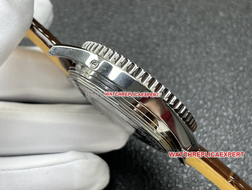 BLS factory Breitling aviation chronograph Original Factory super A imitation silver plate perpetual calendar strap models side actual photo