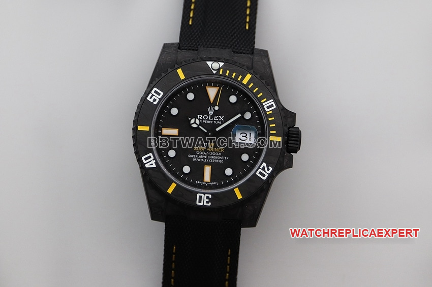 Rolex VS Submariner 2024 Year-End New Release, Carbon Fiber Bezel, Yellow Ring, Gradient Green Dial Top Replica