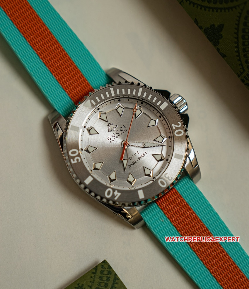 Gucci YA136351 Dive Series 2024 New 1:1 Super A Imitation Silver-White Dial Mechanical Watch, 200m Waterproof, 40mm Unisex Style