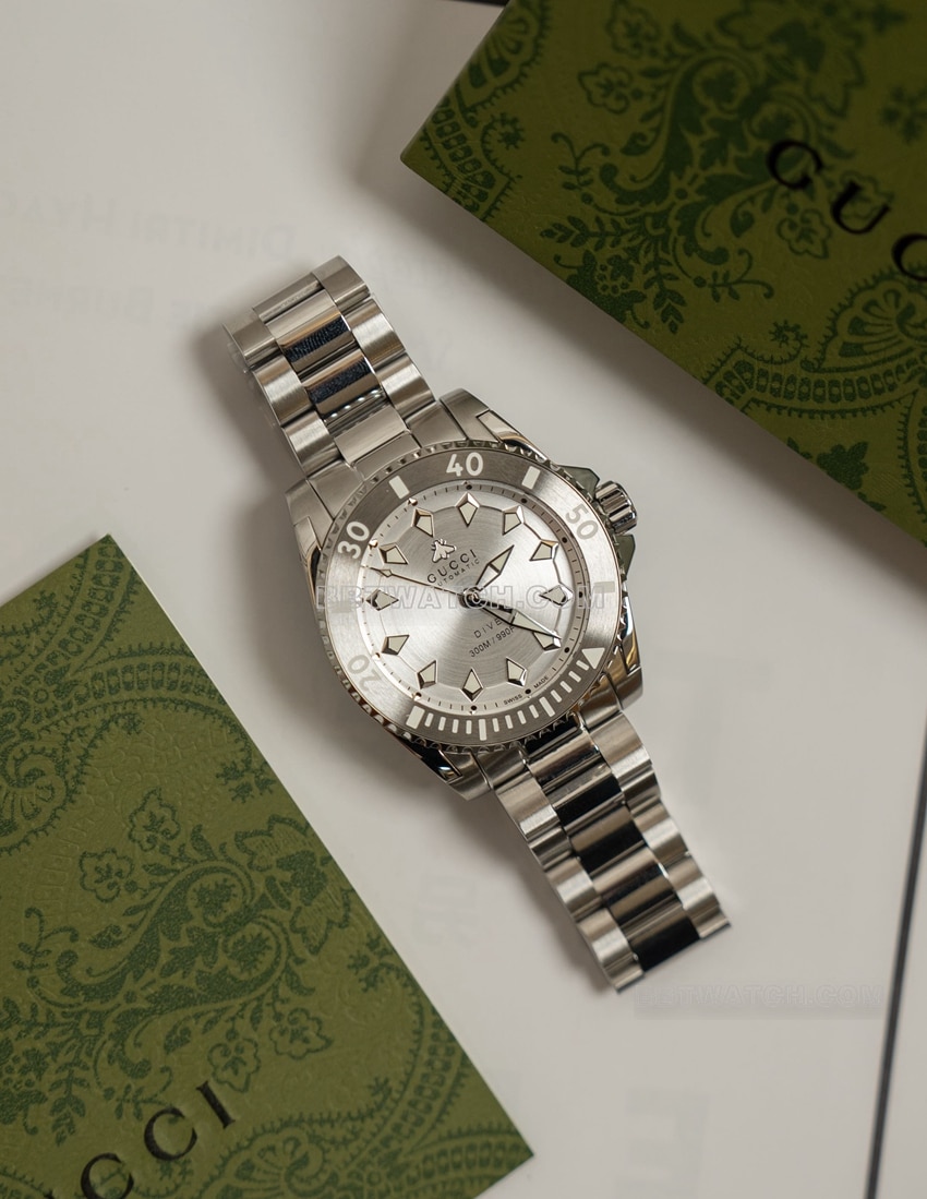 Gucci Dive YA136354 1:1 Top Replica 2024 New Silver-White Dial Mechanical Steel Strap, 200m Waterproof, Super Luminous, Anti-Glare Sapphire Crystal