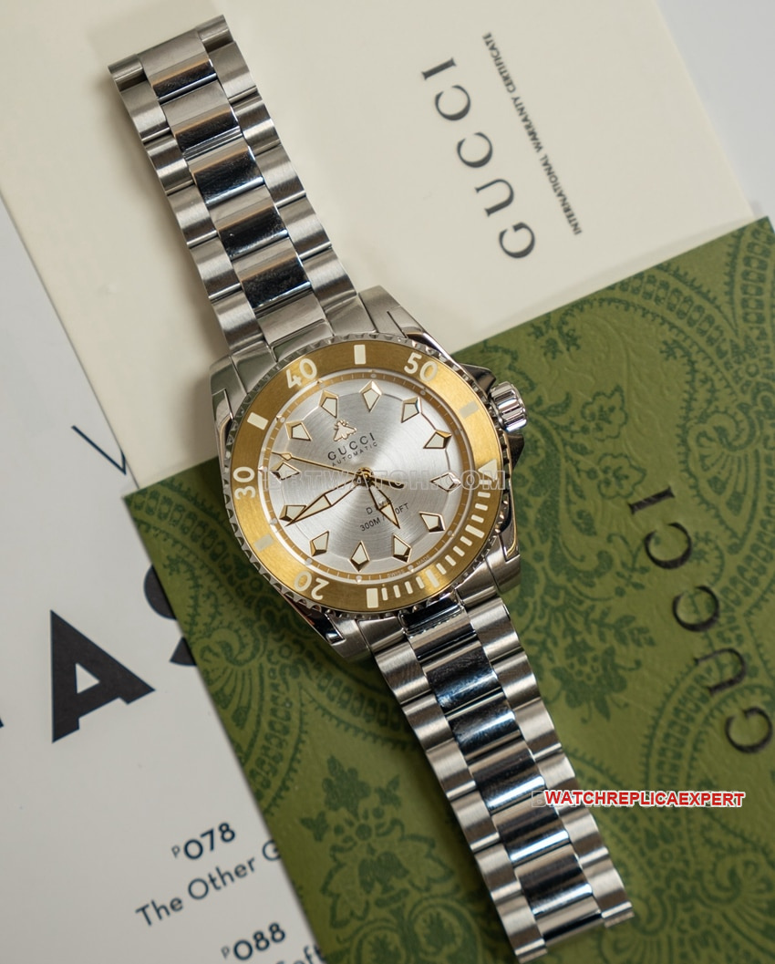 Gucci YA136357 Top 1:1 Replica 2024 Silver White Dial Gold-Plated Bezel Mechanical Steel Band