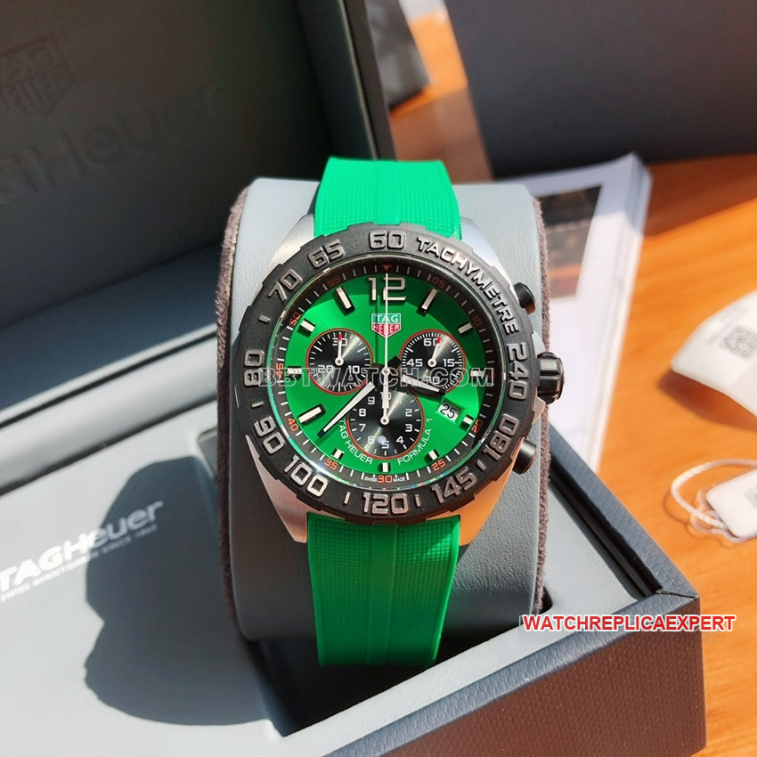 Tag Heuer F1 CAZ101AP.FT8056 Replik-Uhr mit Quarz-Chronograph und grünem Zifferblatt