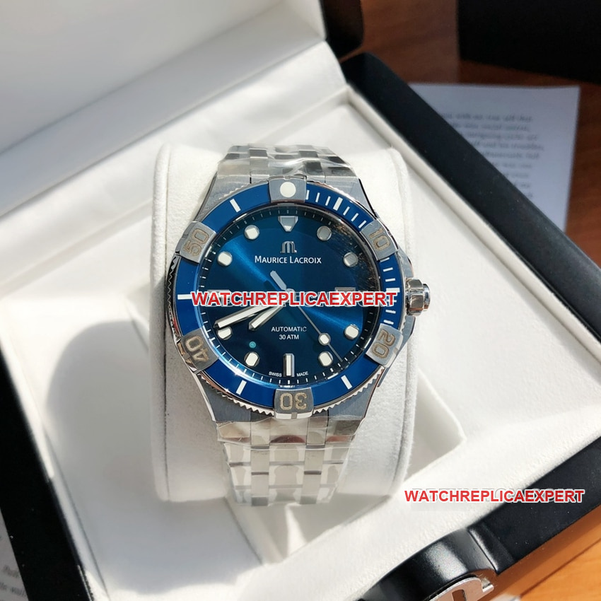 Maurice Lacroix AIKON AI6058 Reloj mecánico de 43 mm con esfera azul y resistencia al agua de 300 metros con pulsera de acero de liberación rápida