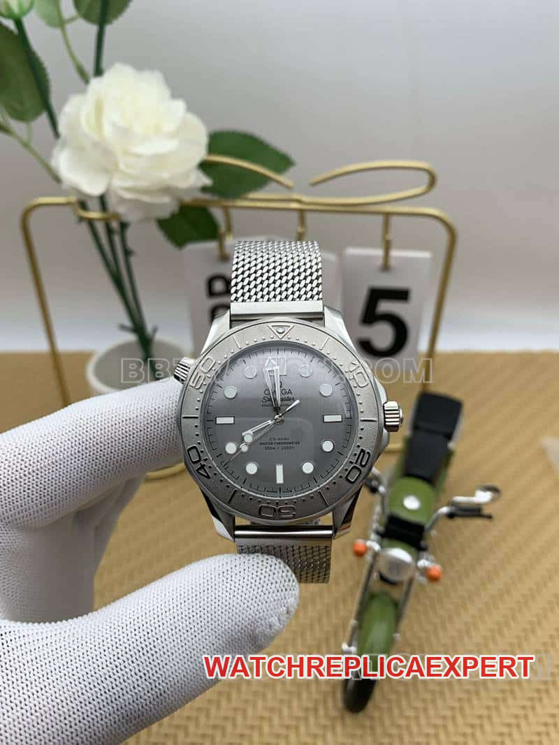 Omega Seamaster Top Replica Placa de plata 300M Correa de acero mecánica Modelo 210.30.42 VS