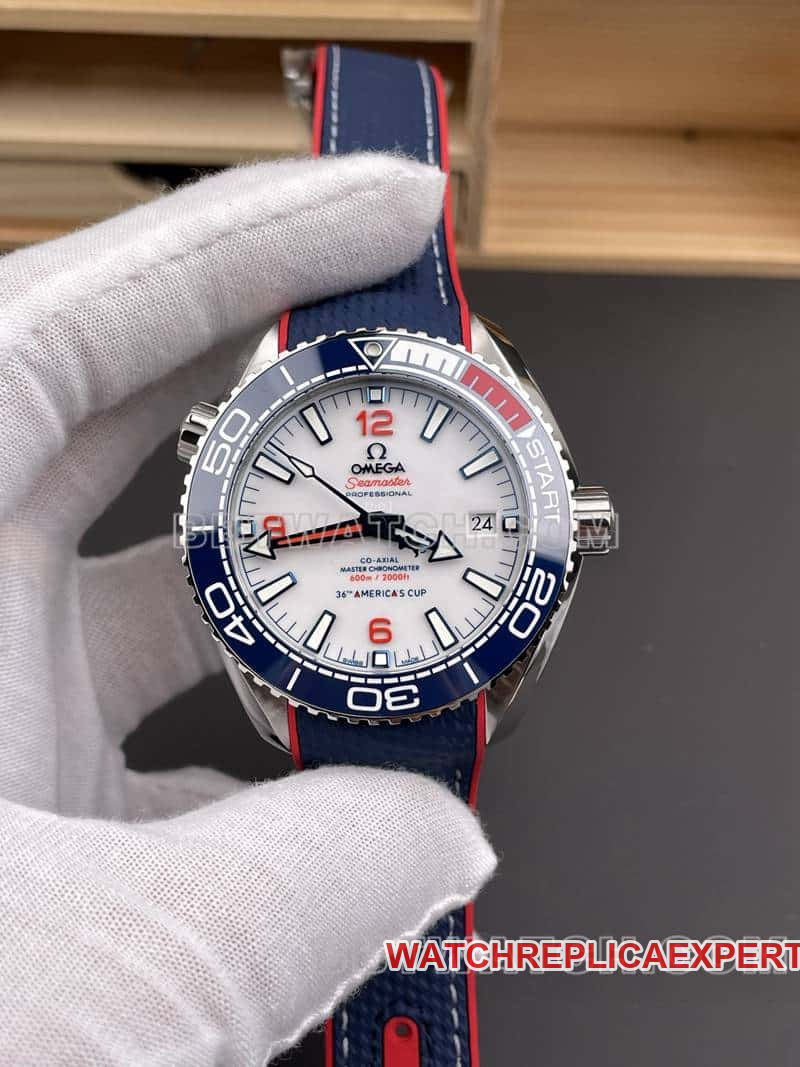 VS Omega Seamaster Top One-to-One Imitation America's Cup 600m Reloj mecánico con esfera blanca 215.32.43 Factory VS Imitación fina