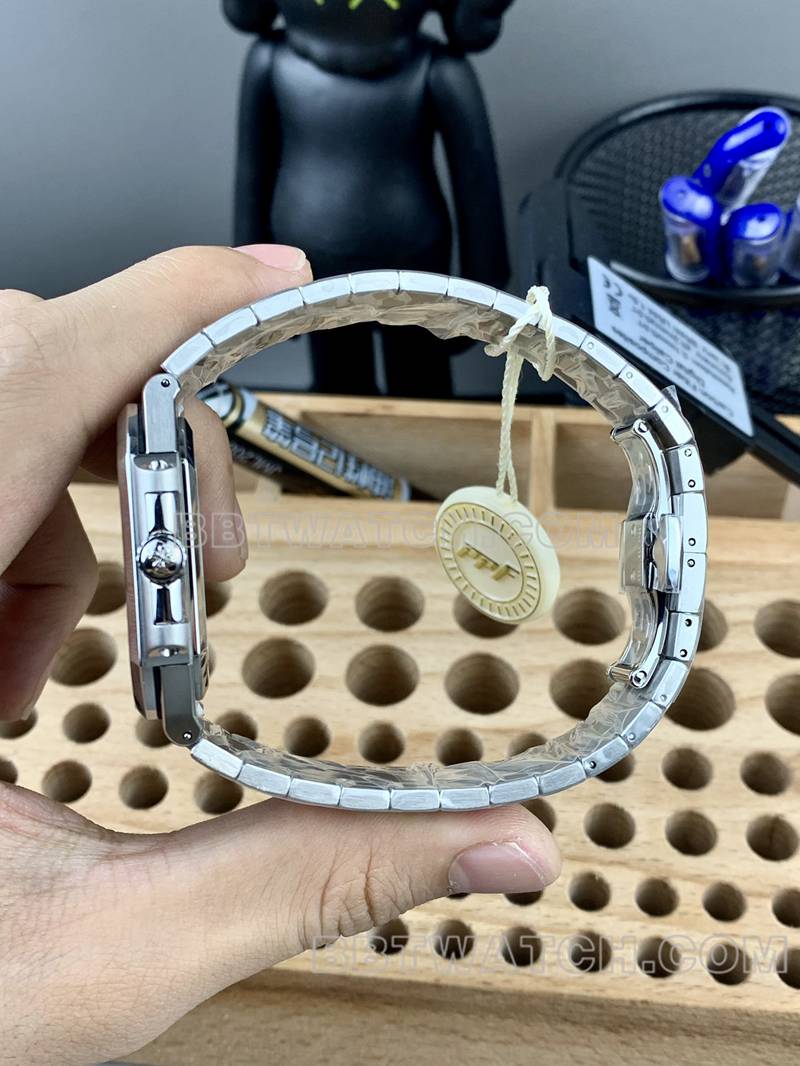 Montre réplique 1:1 Patek Philippe PPF Factory Cubitus cadran vert 45MM bracelet en acier modèle 5821 photo réelle de côté