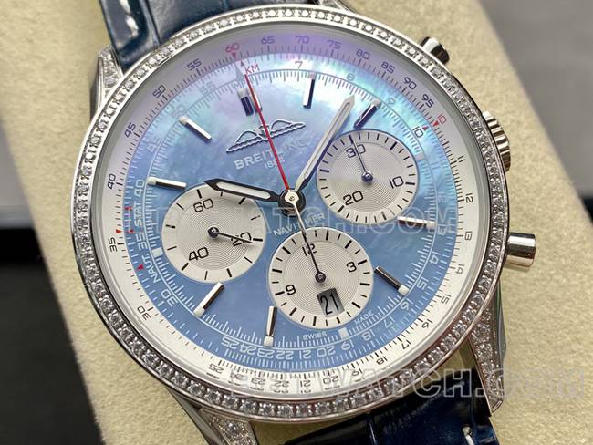 Super Clone Uhr BLS Factory Breitling Aviation Chronograph Diamanten Hellblaues Zifferblatt Gürtelmodell Breitling