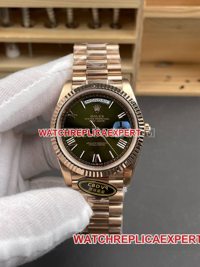 Rolex Super Clone Watch CBD Factory Day-Date 3255 Mécanique Or Rose Cadran Vert Olive avec Élégance Classique