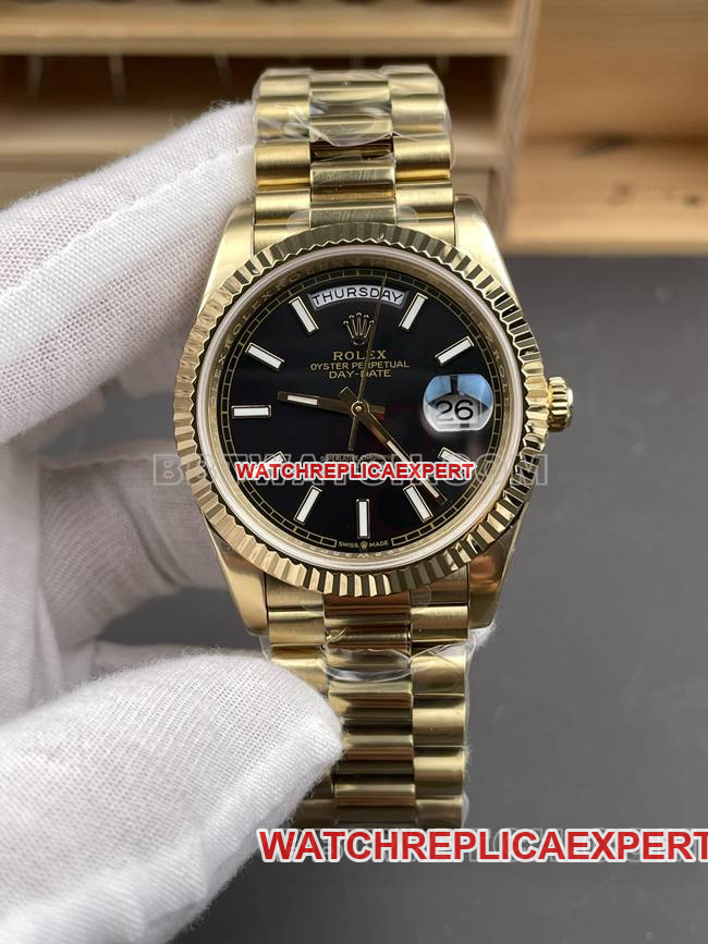 Rolex CBD Factory Reloj réplica mecánico con esfera negra y fecha en oro 3255