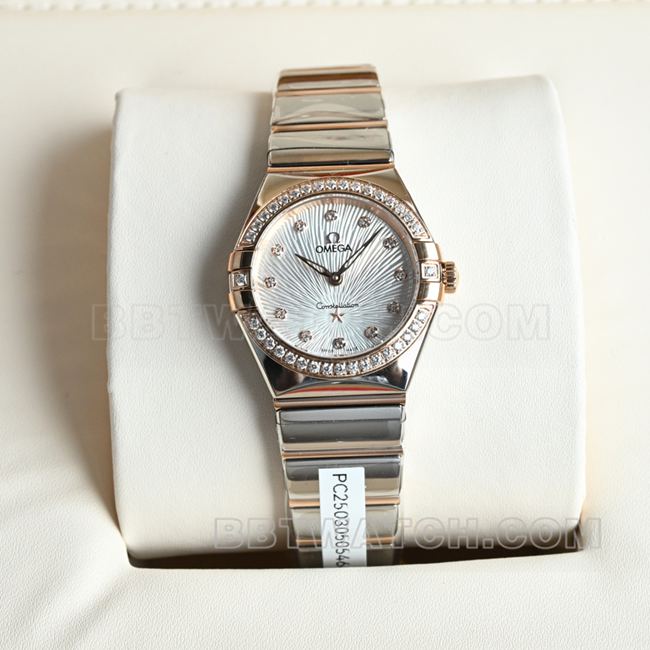 Omega Constellation 28mm Original Factory CollectWatch with Silver-White Dial, Quartz Movement and Genuine VS1.5 Diamonds