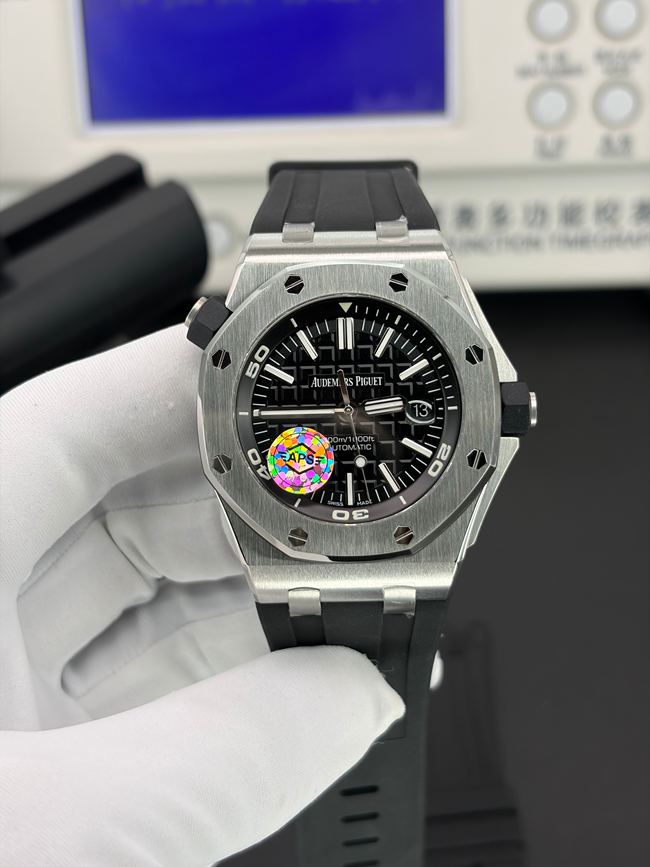 Audemars Piguet APS Factory Royal Oak Offshore Audemars Piguet Black Dial 15710 Best Replica Watch with Large Checkered Pattern and Black Rotating Inner Ring