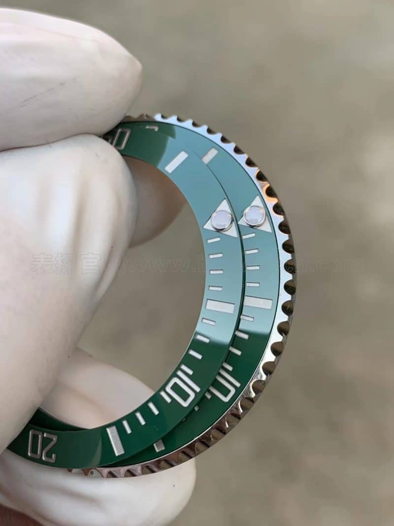 Verfärbung der Rolex Green Water Ghost-Lünette: Reinigen Sie die werkseitige Schutzfolie und sanfte Reinigungslösungen