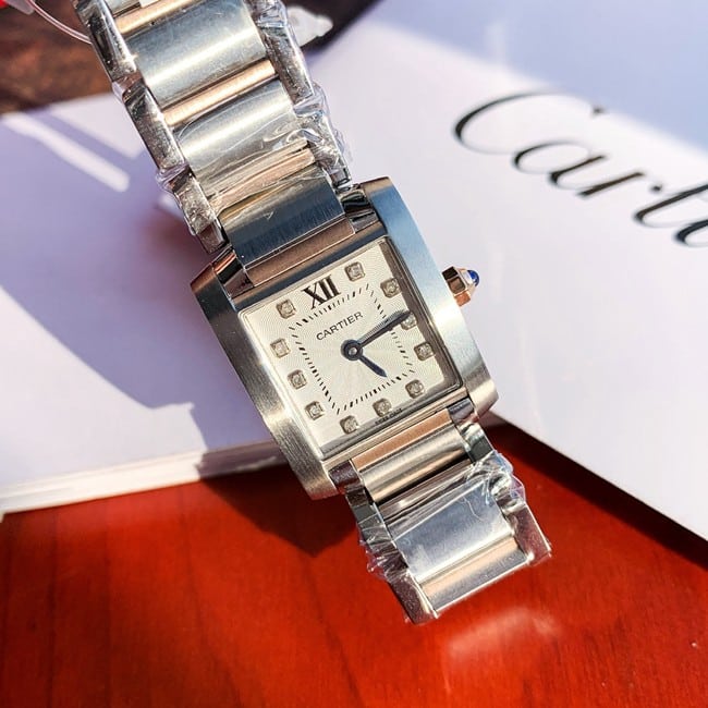 Wie gut sind hochwertige Cartier-Uhren von Cartier? Ein Blick auf automatische mechanische Uhrwerke und Zeitskalen mit römischen Ziffern