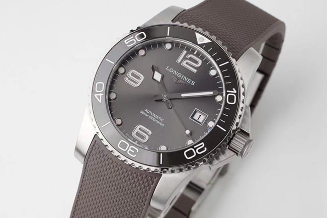 Wie lange hält eine schöne Imitation einer Uhr? Wo produziert man am besten?