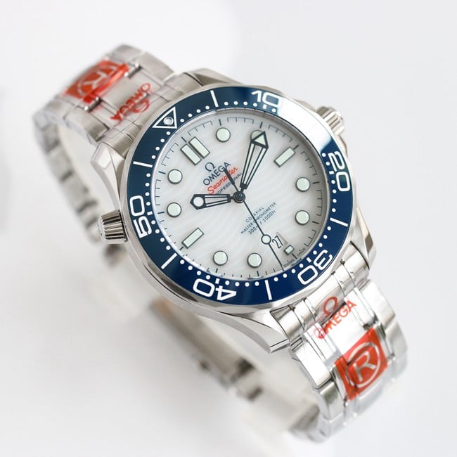 Montres d'imitation : comment identifier les modèles réels et faux grâce au mouvement mécanique et à la fonction de chronométrage