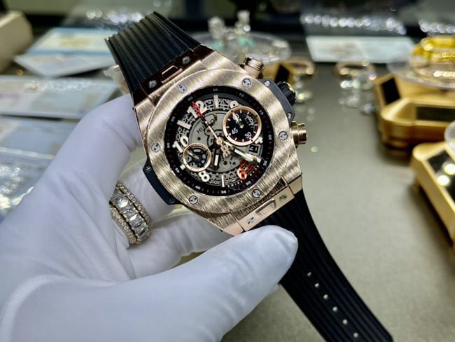 Regardez le guide du détective sur les usines de répliques de montres de haute qualité et les sources commerciales WeChat