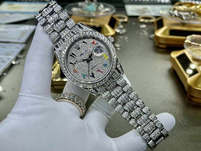 Quelles sont les causes des écarts de prix importants entre les montres super clones, les montres d’imitation fines et les répliques