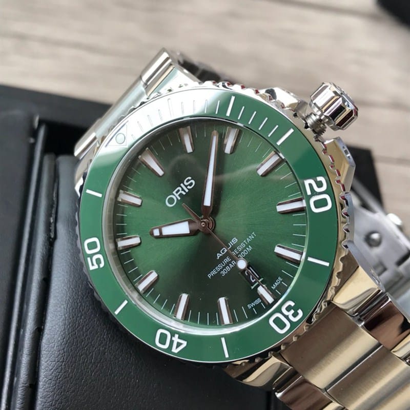 Que diriez-vous de répliques de montres individuelles provenant des meilleures usines de répliques de montres ?