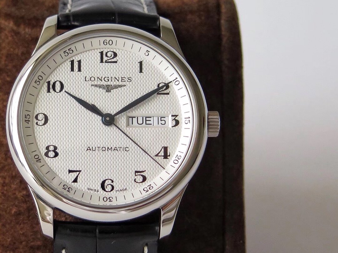 Montre Moonphase de la collection Longines Masterpiece : un goût élégant de romance