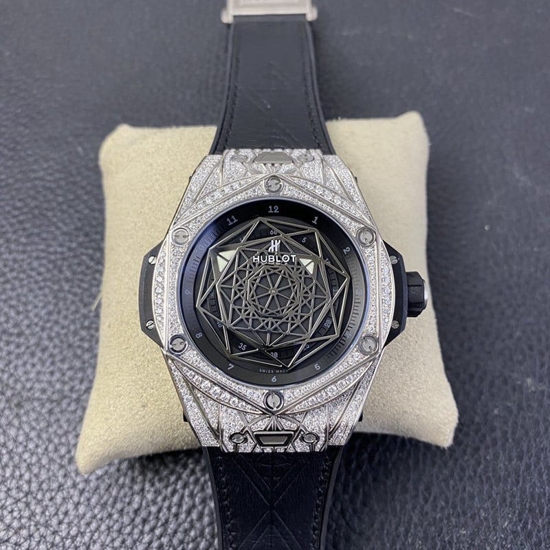 La recommandation de montres de sport résistantes à l'usure et aux dommages d'environ 150 000 yuans reste toujours populaire