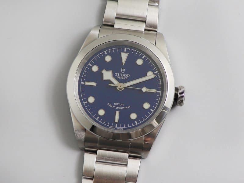 J'apprécie la configuration détaillée, mais je dois clarifier : vous m'avez demandé quelle est la qualité d'une montre "Tudor", mais je n'ai pas de titre d'article original à réécrire pour le référencement. Pour vous aider, j'ai besoin de : **Le titre original de l'article** que vous souhaitez que je réécrive. Une fois que vous aurez fourni le titre actuel, je : 1. Garder \Tudor\ inchangé