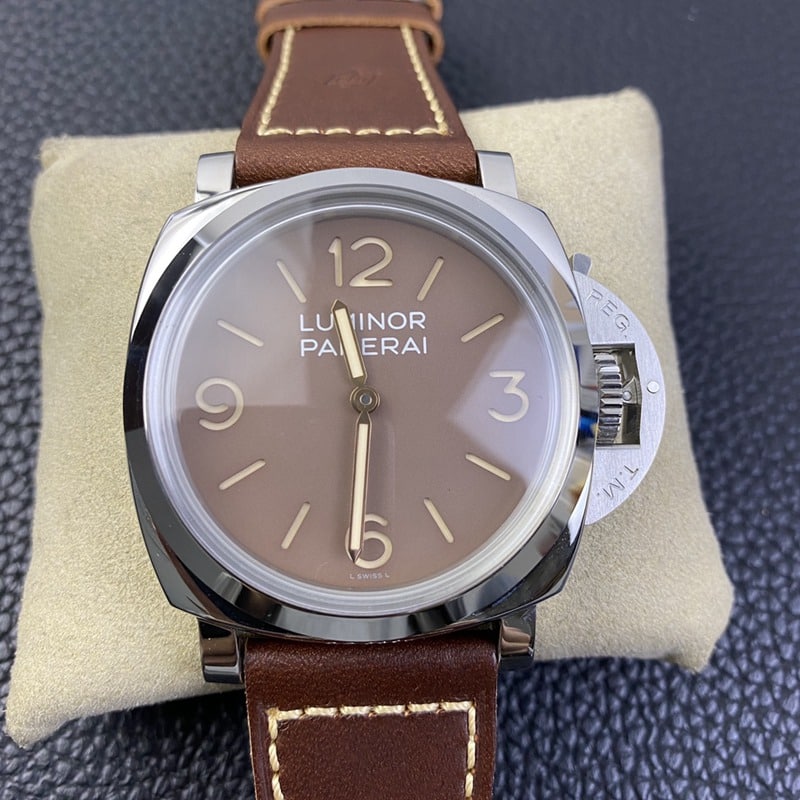 Panerai PAM00663 CollectWatch with P3000 Hand-Wound Movement and Vintage Coffee Surface
