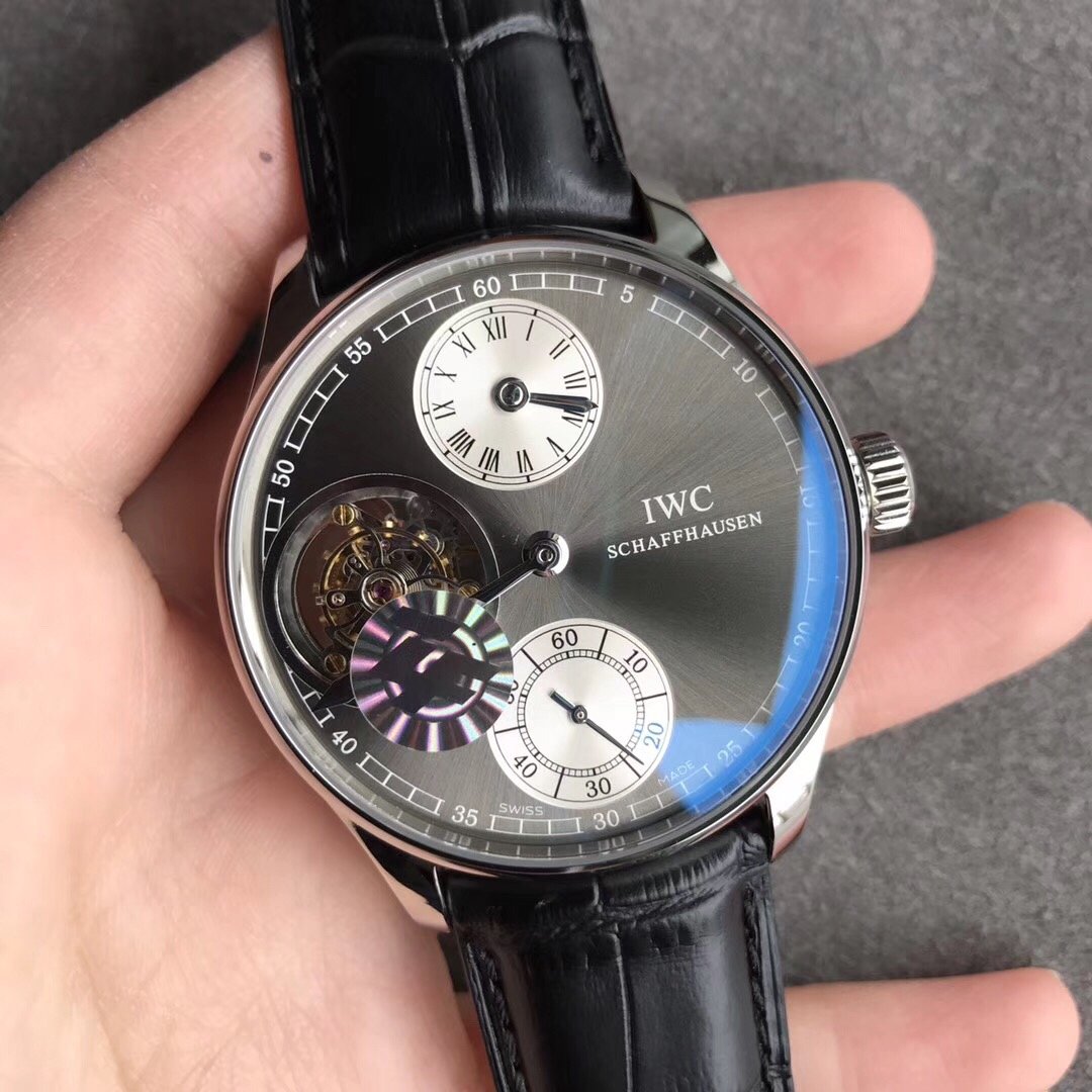Montre universelle IWC : de quelle qualité est la réplique Super A ?