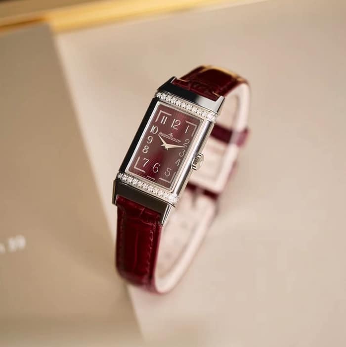 Classic Jaeger-LeCoultre Women's Red Plate Flip Series Watch in Striking Burgundy