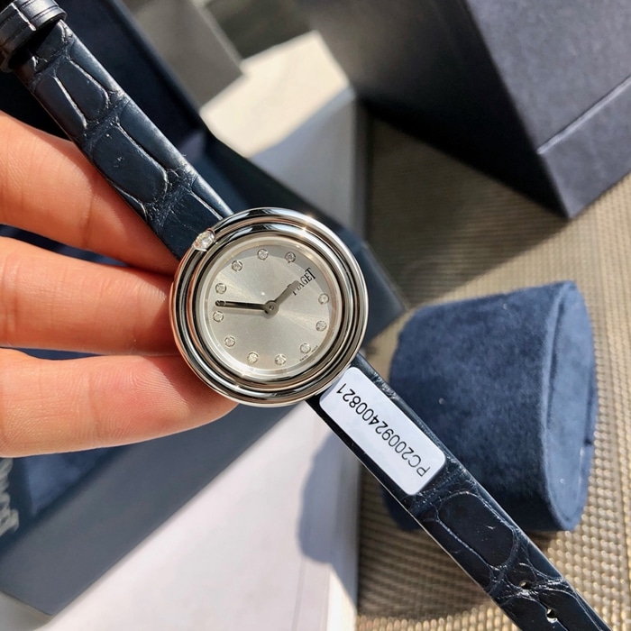 Exquisite Piaget Women's White Disk Quartz Watch with Rotatable Bezel Design