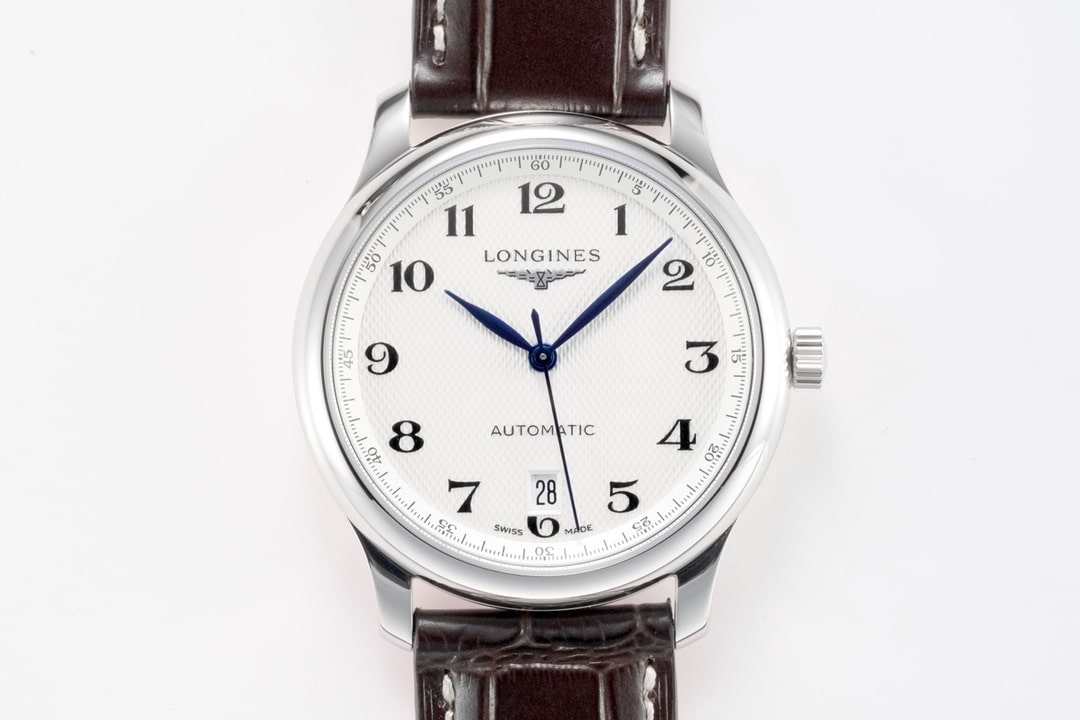 Élégante montre mécanique Longines pour hommes avec cadran blanc et bracelet marron Master Collection - Mouvement 2021, excellente qualité