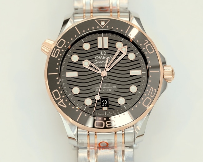 Top CollectOmega Seamaster 300M Men's Black Dial Steel Bracelet Automatic Mechanical Watch with Ceramic Bezel & Wave Motif