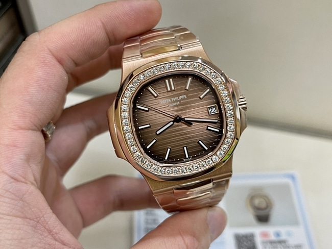 Patek Philippe Patek Philippe Patek Philippe Nautilus Replica: 18K Rose Gold Case, Dark Brown Gradient Dial, Genuine South African Diamonds, Steel Strap
