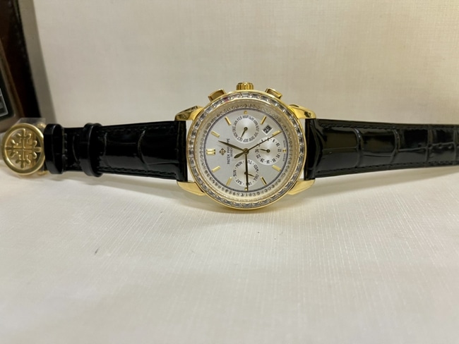 Patek Philippe Women's Complex Function Timepiece 1:1 Super A Fine Imitation with Silver-White Dial, T-Square Diamonds, Annual Calendar and 24K Yellow Gold Strap Model