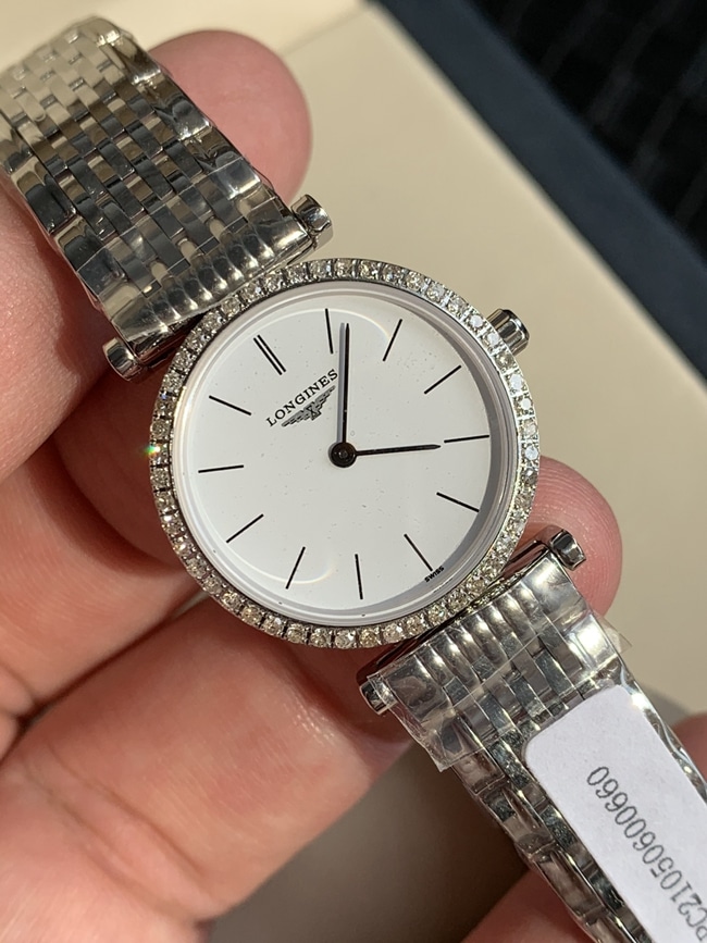 Longines La Grande Classique Women's White Steel Strap Quartz Watch: Classic and Undefeated Casual Fashion Timepiece