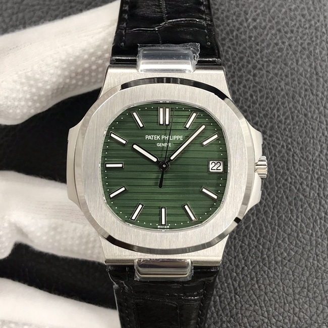 3K Factory Patek Philippe Men's Sporty Elegance 1:1 Top Replica Watch Green Disk Stainless Steel Nautilus Strap Model 5711
