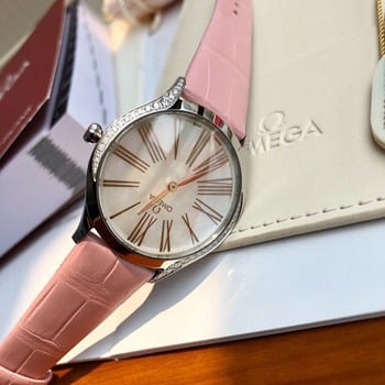 IWC vs. Omega: Welche Note schneidet besser ab? Farbübereinstimmung und Genauigkeit der Zeitmessung der Omega Seamaster 300 Blue