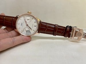 Preis des portugiesischen ewigen Kalenders Universal V9 und Qualität der Portofino-Uhr: Einführung in die Parameter
