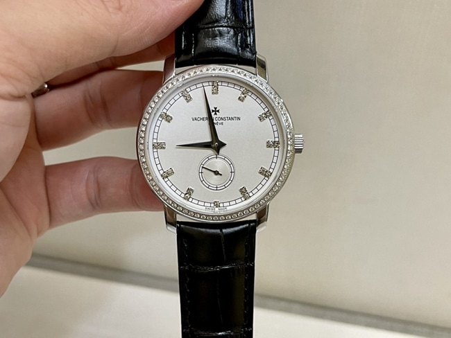 Vacheron Constantin Heritage Series Men's 40mm Leather Strap Watch: Traditional Swiss Watchmaking Look