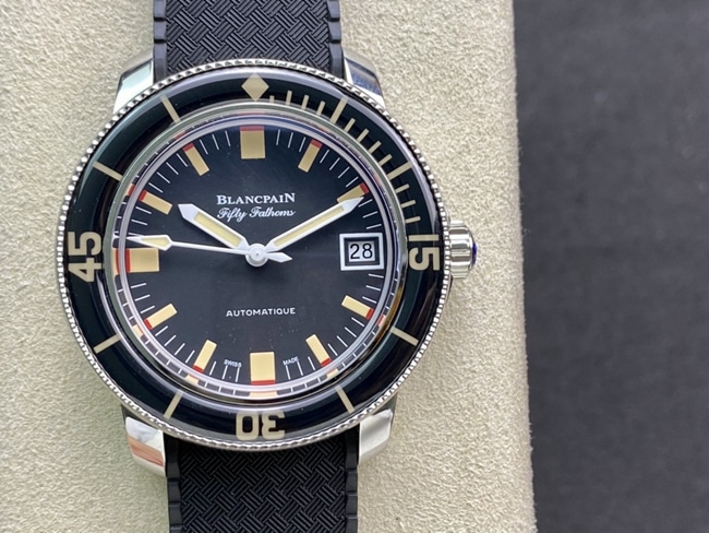 ZF Blancpain Fifty Fathoms 5008B: Diving Watch Material Composition and Vintage Style Construction
