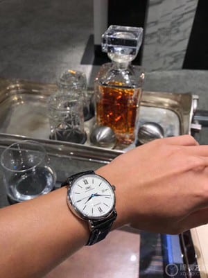 Hochwertige Universal-Marine-Herrenuhr: Mechanischer Preis- und Stilratgeber