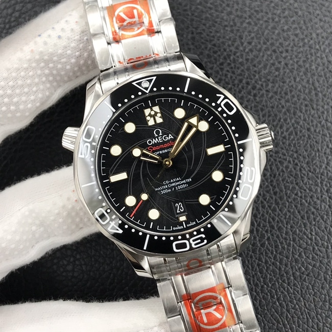 OU usine Super Clone réplique Omega 42mm Omega 42mm Seamaster 300M bracelet en acier montre mécanique avec cadran en céramique