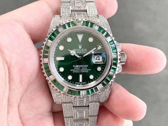 Large Factory Rolex Submariner Green Dial Steel Automatic Watch with Stunning Diamond-Level Finish