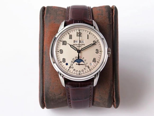 Patek Philippe 5320G-001 GS Factory Top Replica : Montre rétro à cadran crème et bracelet marron à super complication