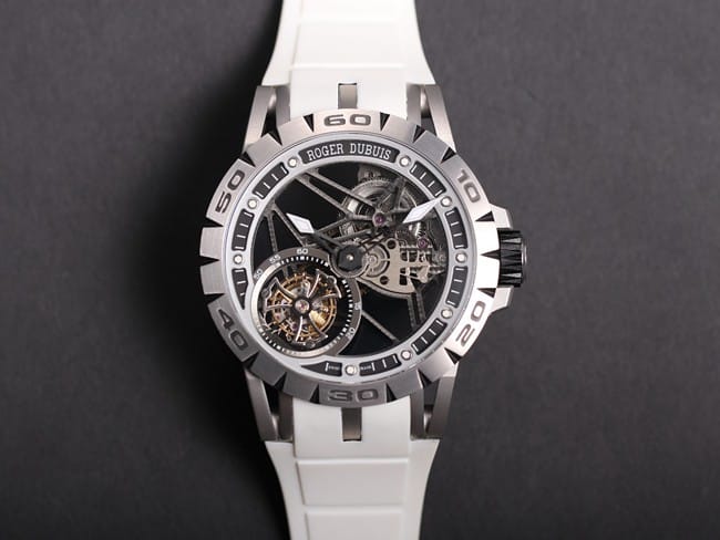 JB Factory Super Clone Roger Dubuis Excalibur Tourbillon volador esqueletizado Esfera negra Correa de caucho blanca